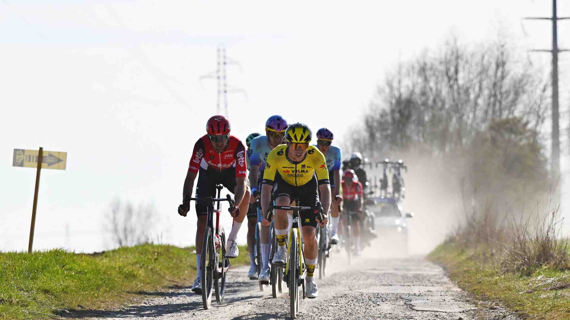 Matthew Brennan e la polvere del pavé del Gp de Denain