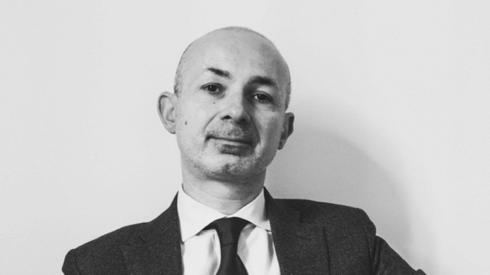 Massimiliano Panarari: maggioranza e opposizione, distinti ma uguali. Primum, salvarsi