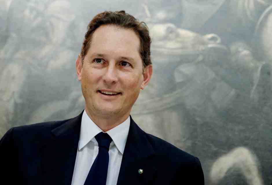 Il "compagno" John Elkann. Duetta con Schlein, Calenda non lo punge, la sua audizione su Stellantis è un coupé