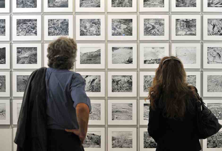 Oltre trenta indagini fotografiche dal 1990 al 2022 in mostra a Reggio Emilia