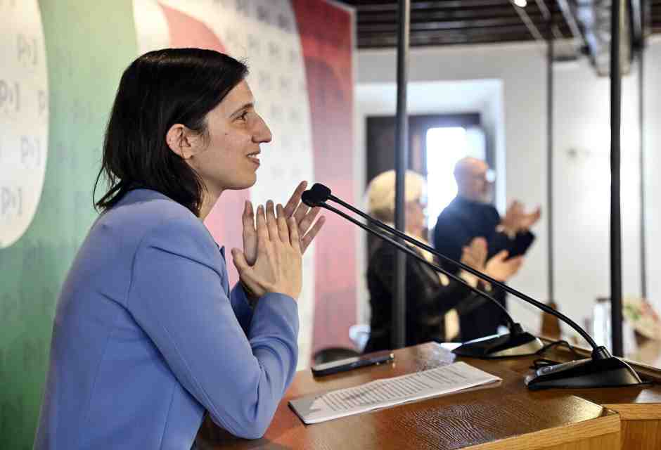 Il Pd che chiede coerenza a destra è un bue che dice cornuto a un asino