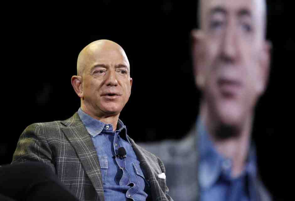 La vita nuova di Jeff Bezos, da fervente antitrumpiano a adulatore del presidente