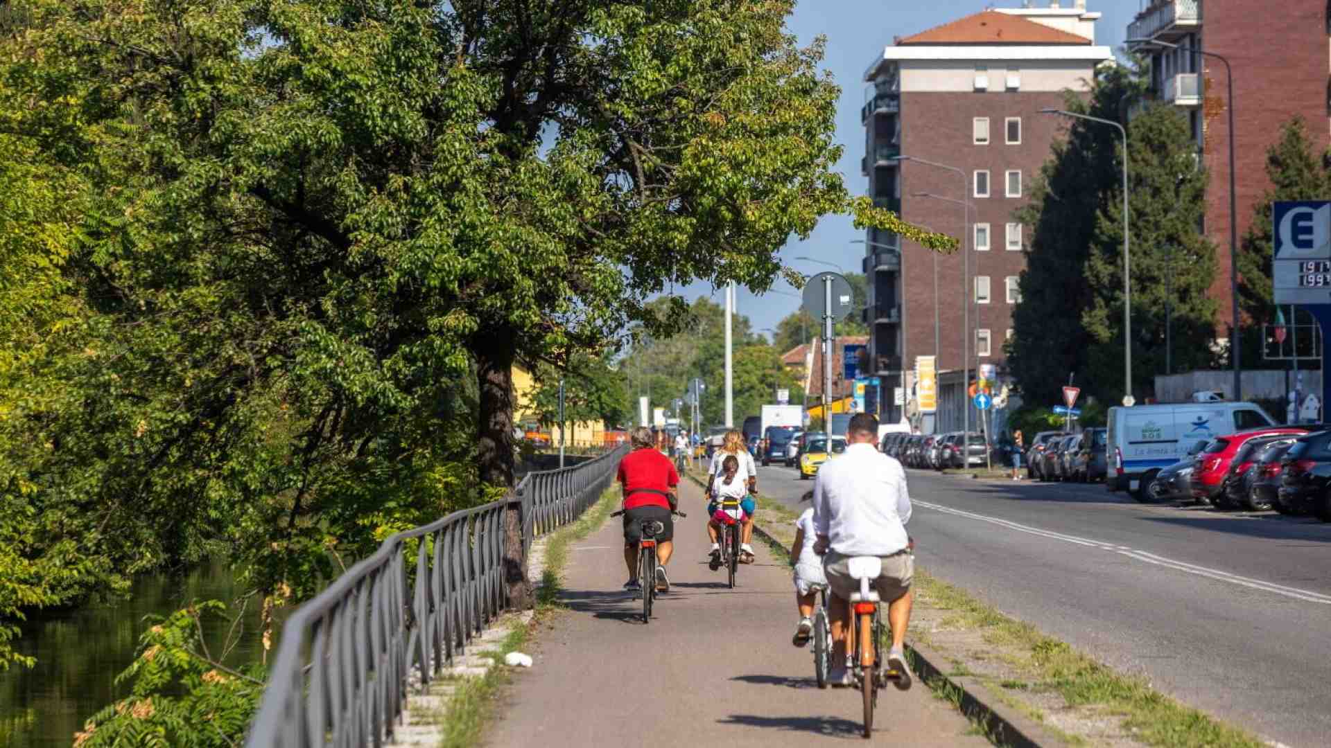 Pro e i contro di vivere fuori Milano: tra numeri veri e pregiudizi