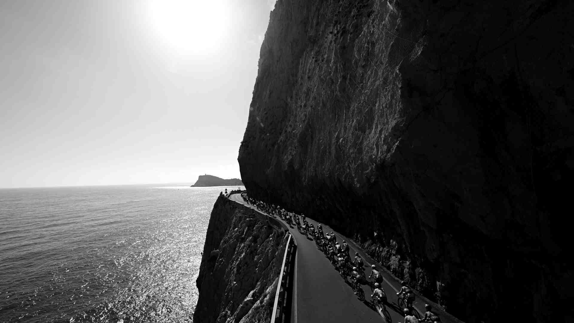 La Milano-Sanremo si decide in un sospiro