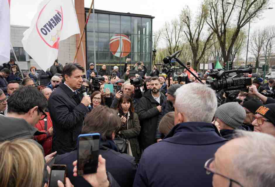 Altro che Ventotene. Per il sorpasso a sinistra su Schlein Conte va a Mirafiori con Yolanda Diaz
