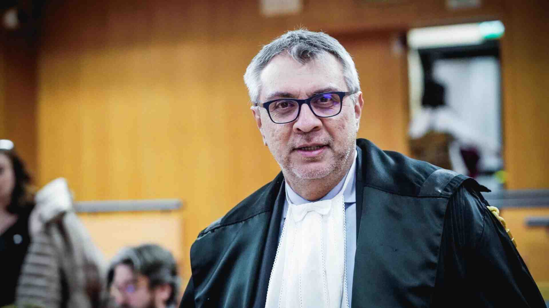 Il Csm condanna il pm Colace che intercettò illegalmente 500 volte il senatore Esposito