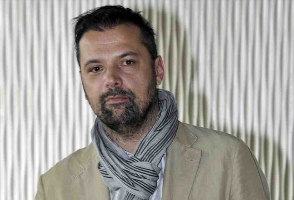 "Malcomune" di Simone Lenzi, o degli assilli degli assessori