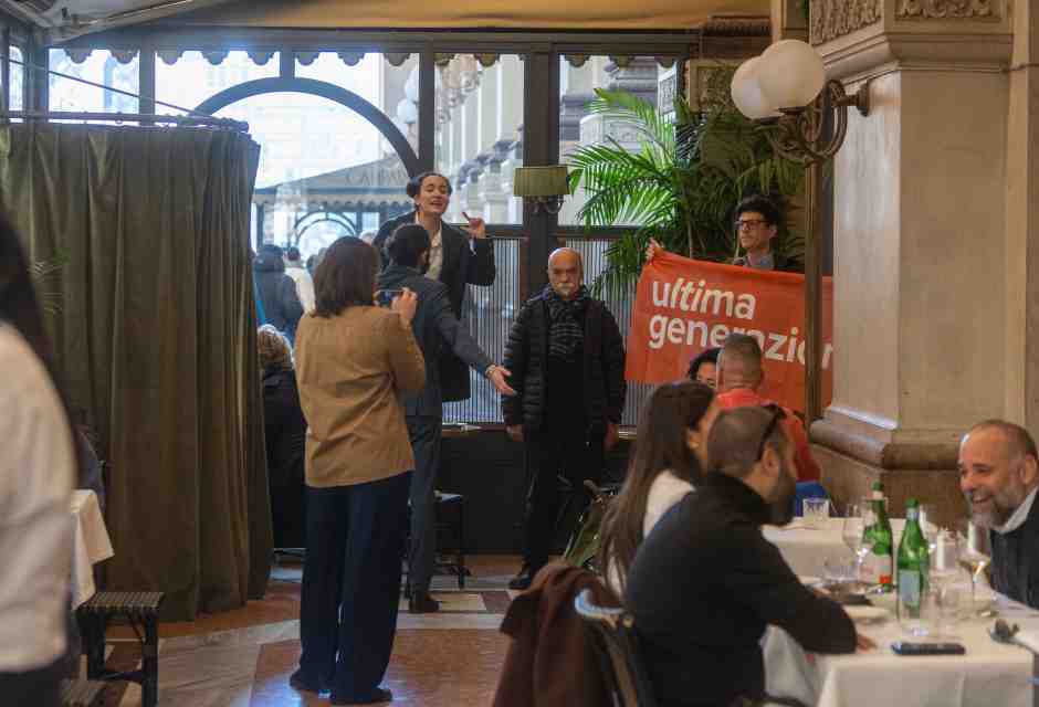 Altro che diritto all’ostrica, l’assalto a Cracco è per imporre fagioli in scatola