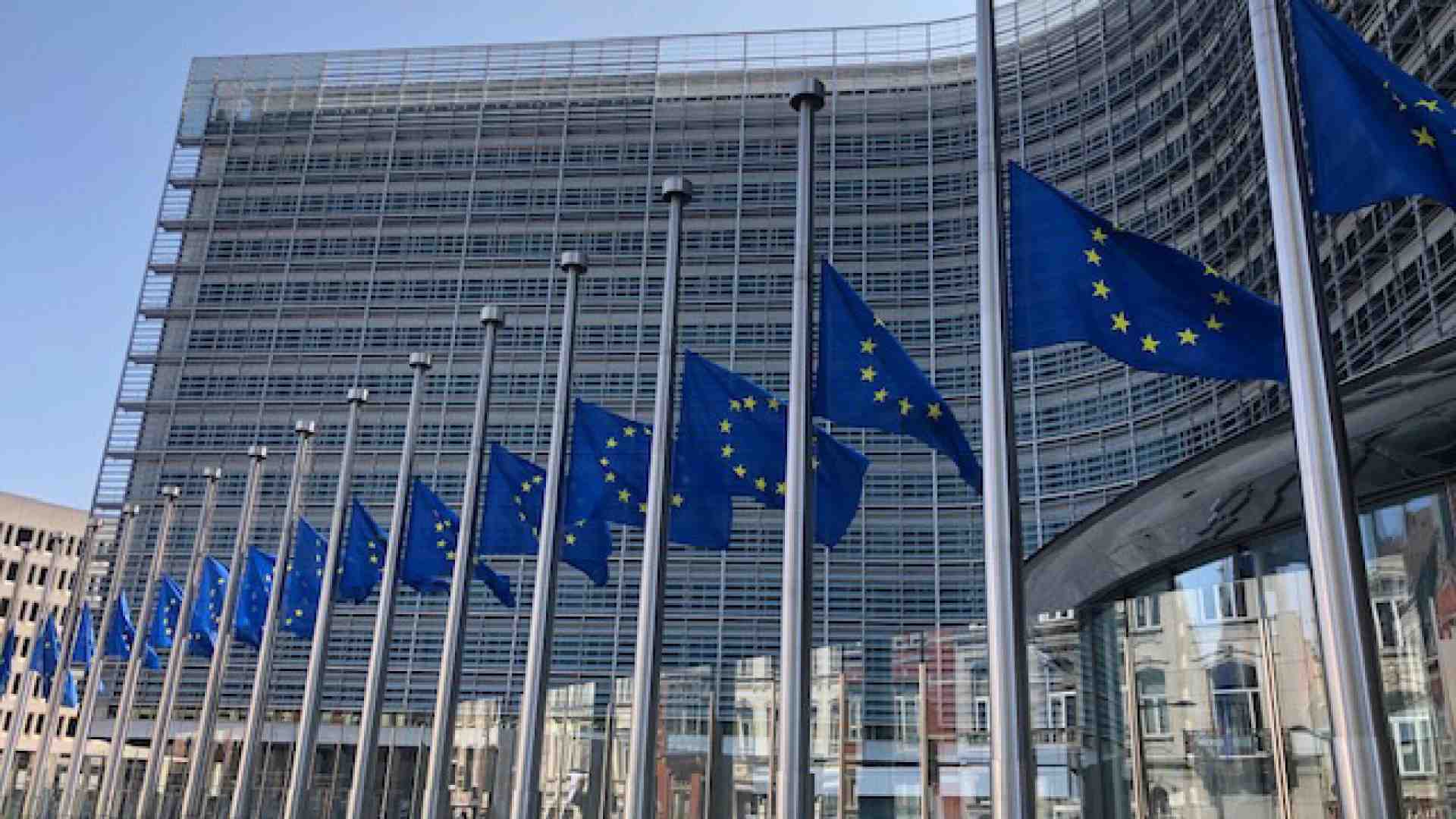 Sicurezza, difesa e inflazione. Ecco che cosa ci preoccupa davvero, secondo l'Eurobarometro