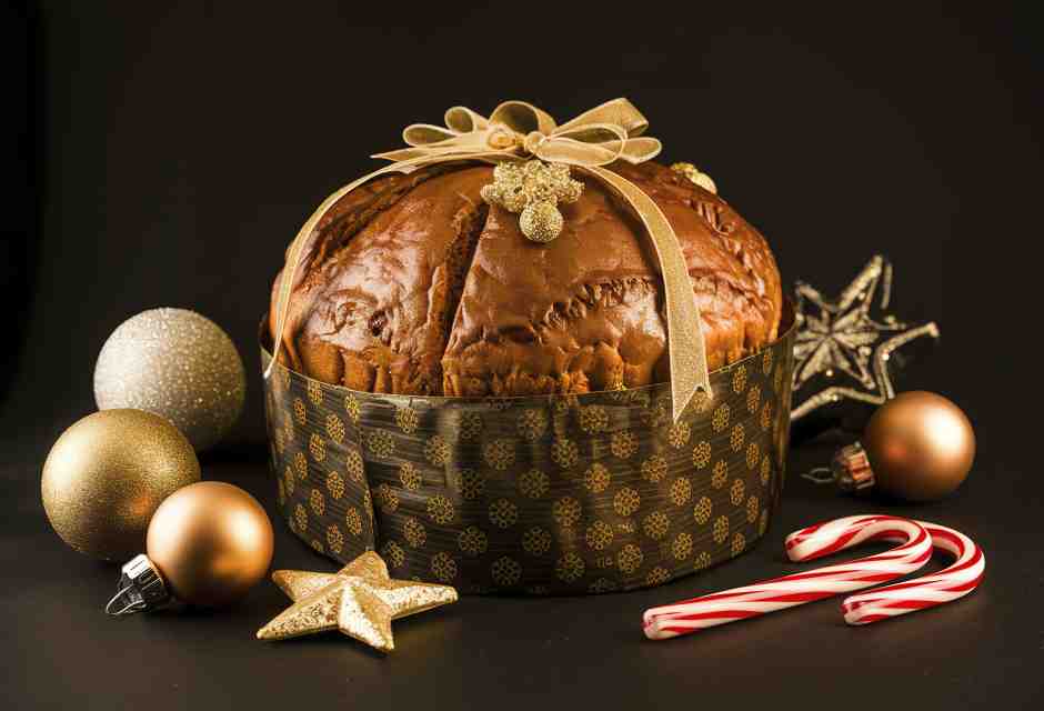 Dal panettone (ma a luglio) agli abiti storici, fioccano i ddl per istituire "Giornate nazionali". Una rassegna