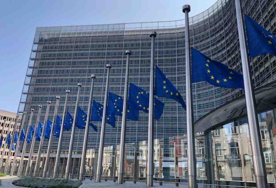 Sicurezza, difesa e inflazione. Ecco che cosa ci preoccupa davvero, secondo l'Eurobarometro