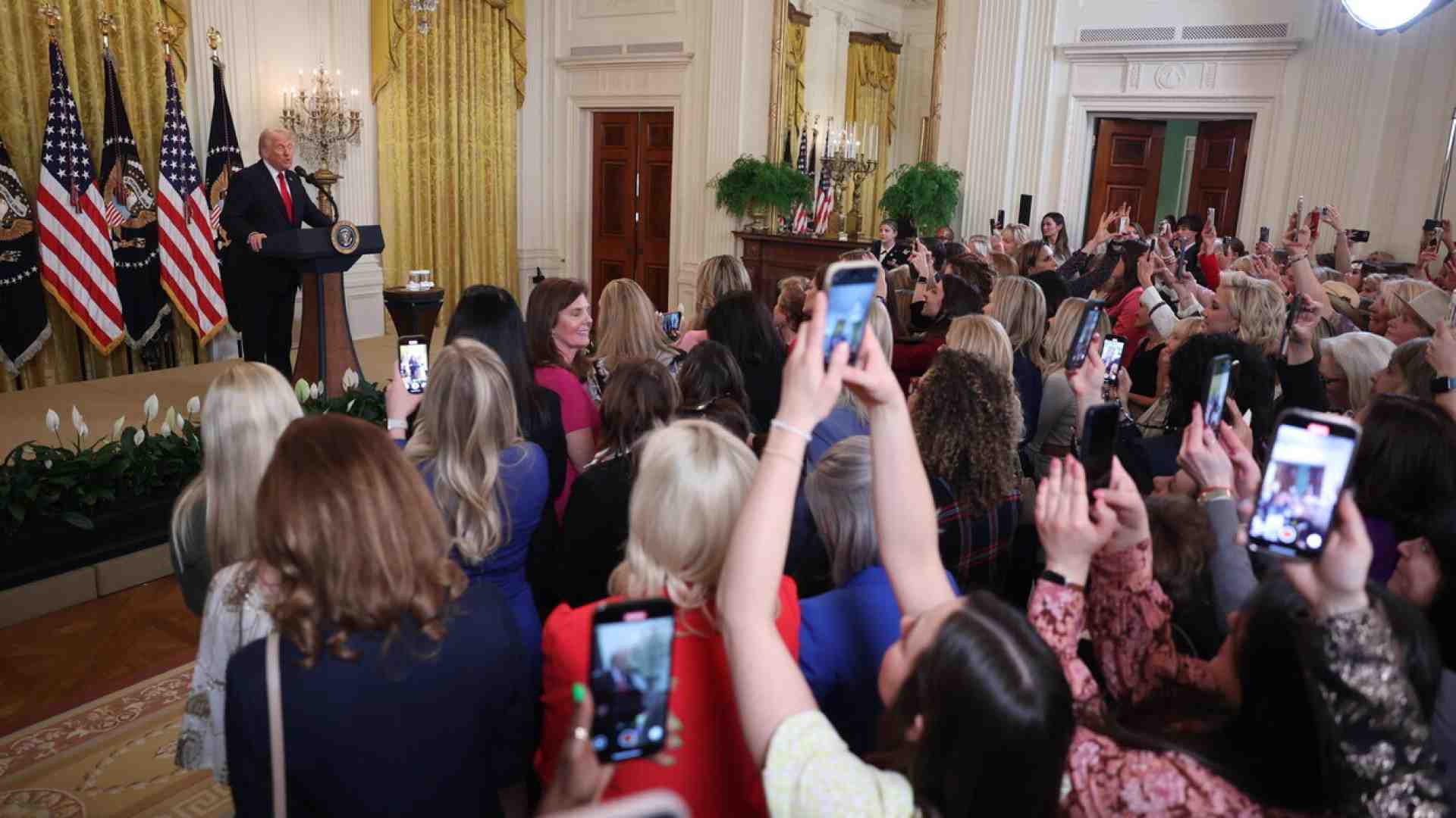 Cosa sappiamo dei dazi del 25 per cento sulle automobili annunciati da Trump