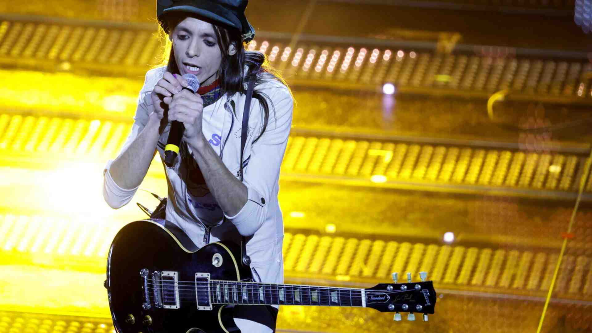 Echi del glam più solare e del nostro cantautorato: voler bene a Lucio Corsi e al suo nuovo album