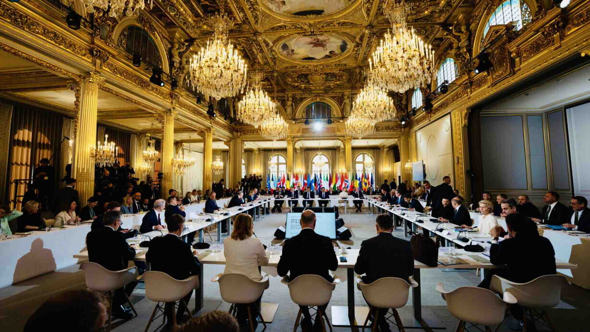 A Parigi, gli europei diventano adulti per aiutare l’Ucraina, anche senza Trump