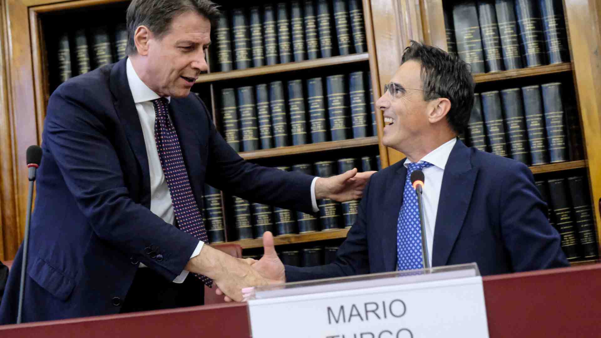 Turco (M5s) frena su Decaro in Puglia: “E’ ancora presto, prima i temi. Il Pd non pensi solo al totonomi”