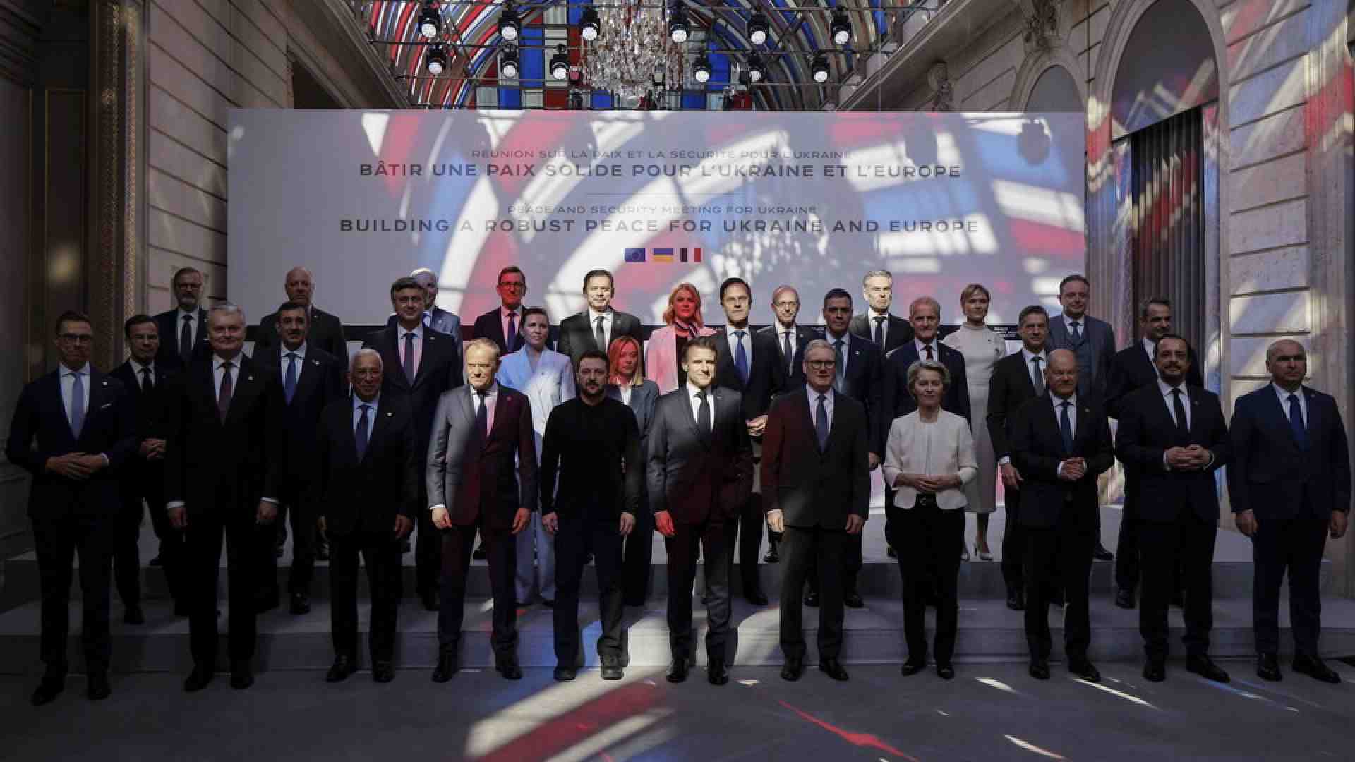 Il vertice dei volenterosi sulla pace in Ucraina all'Eliseo