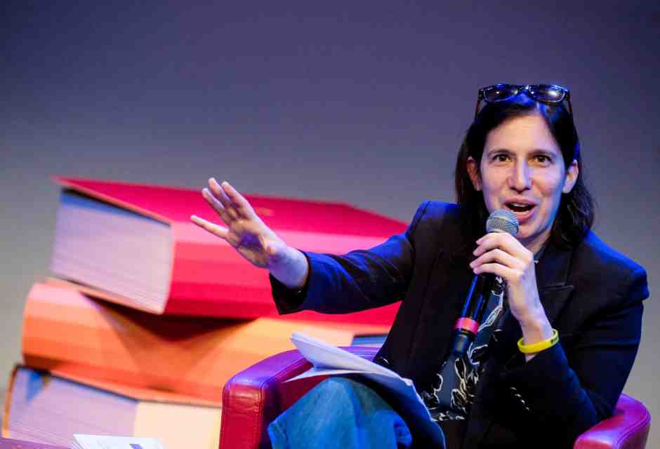 Schlein stoppa Franceschini il "mammo" e dice: "Ci vuole fregare". Il Pd ride: "Serve per perpetuare la dinastia"