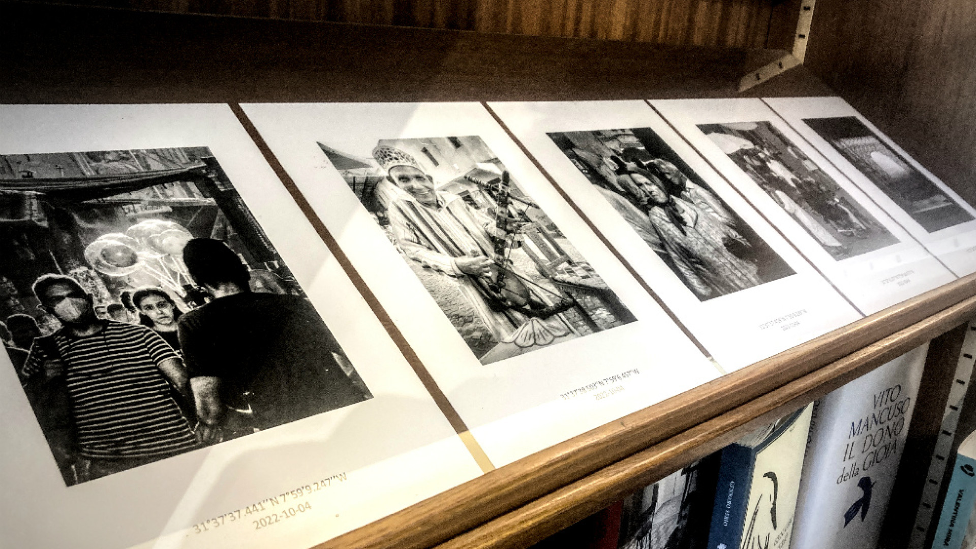 Istanti su carta di un viaggio verso il silenzio