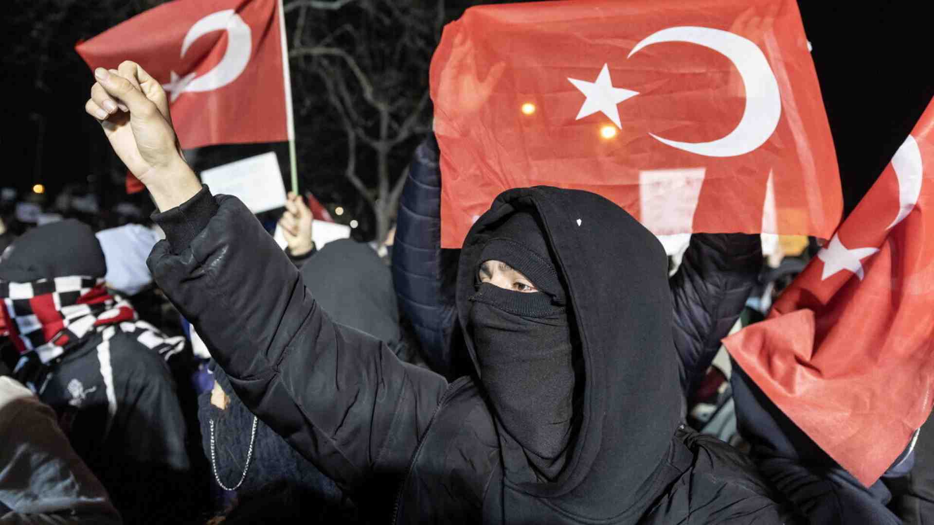 La piazza turca non si placa, ma Erdogan conta sul silenzio estero