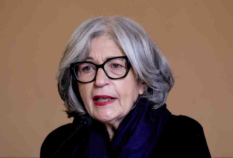 Finocchiaro: "Togliere il cognome del padre ai figli è una discriminazione al contrario"