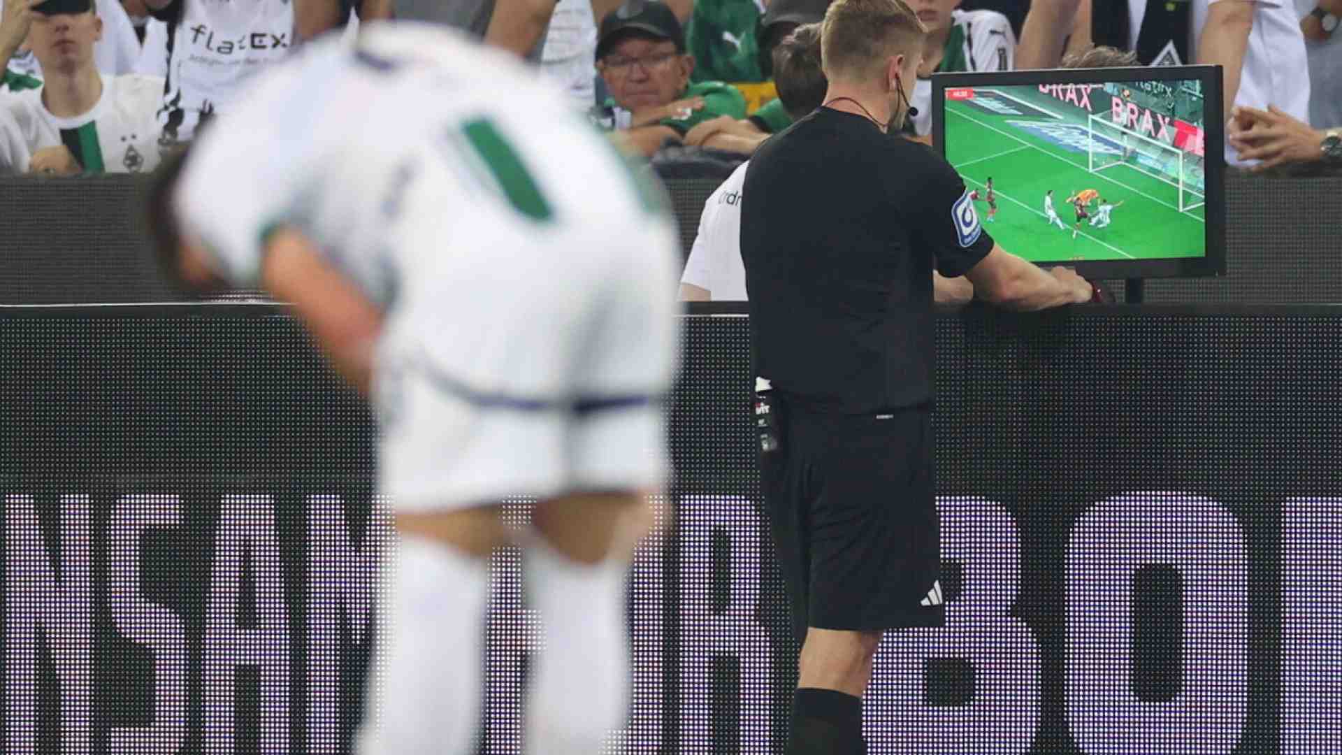 Il bluff degli arbitri parlanti