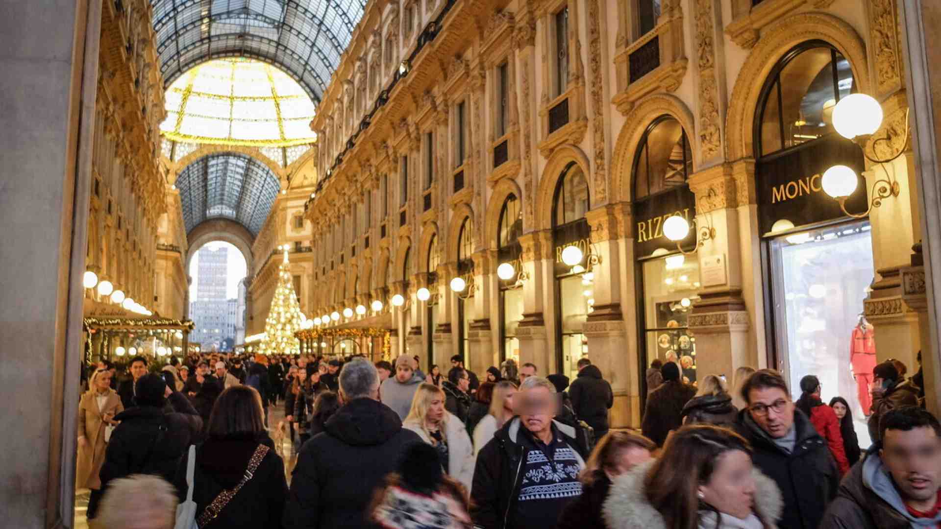 Il costo del mattone e gli stili di acquisto trasformano il commercio a Milano