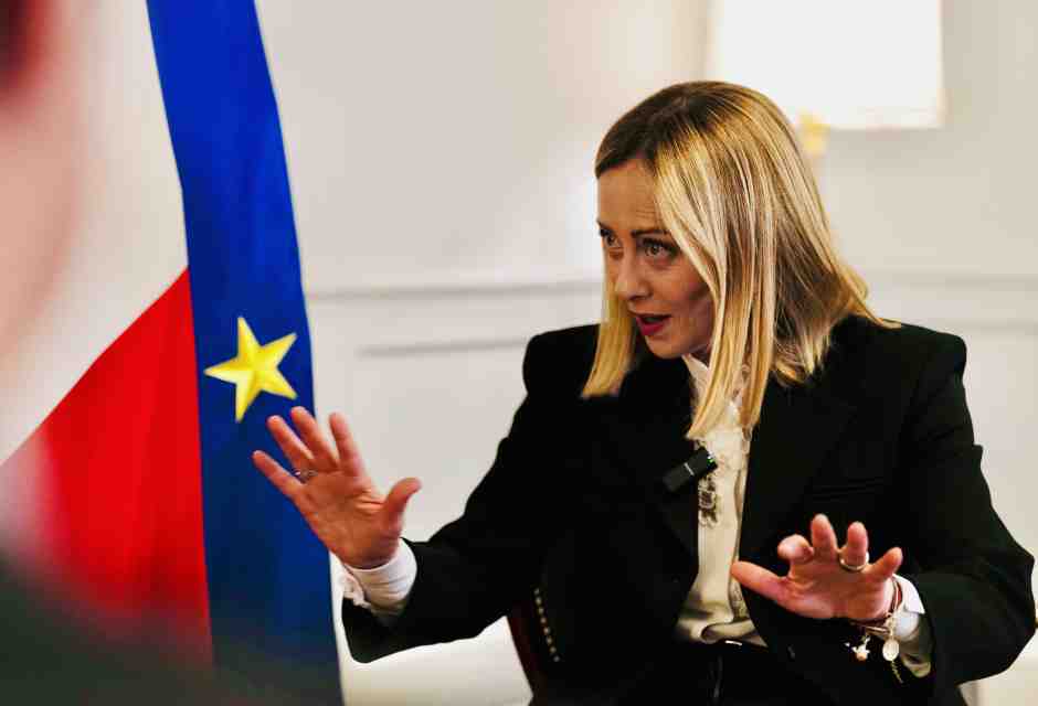 Meloni d’Albania, arriva il decreto, Tajani si fa “sceriffo” contro la cittadinanza facile. L'asse della premier con Vance