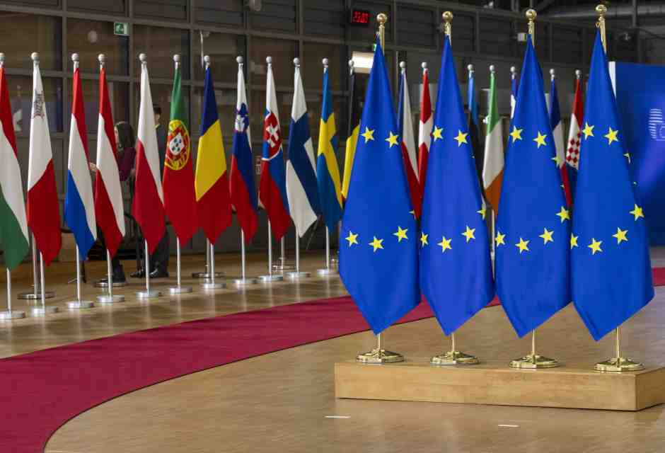 C’è un’Europa che decide e una che tende a rinviare. Ma la colpa non è di Bruxelles