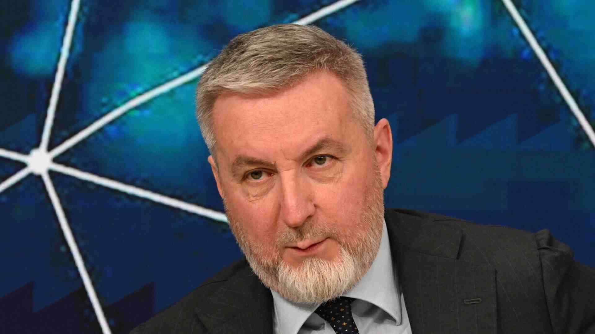 Riarmare la sinistra. Faccia a faccia con Lorenzo Guerini