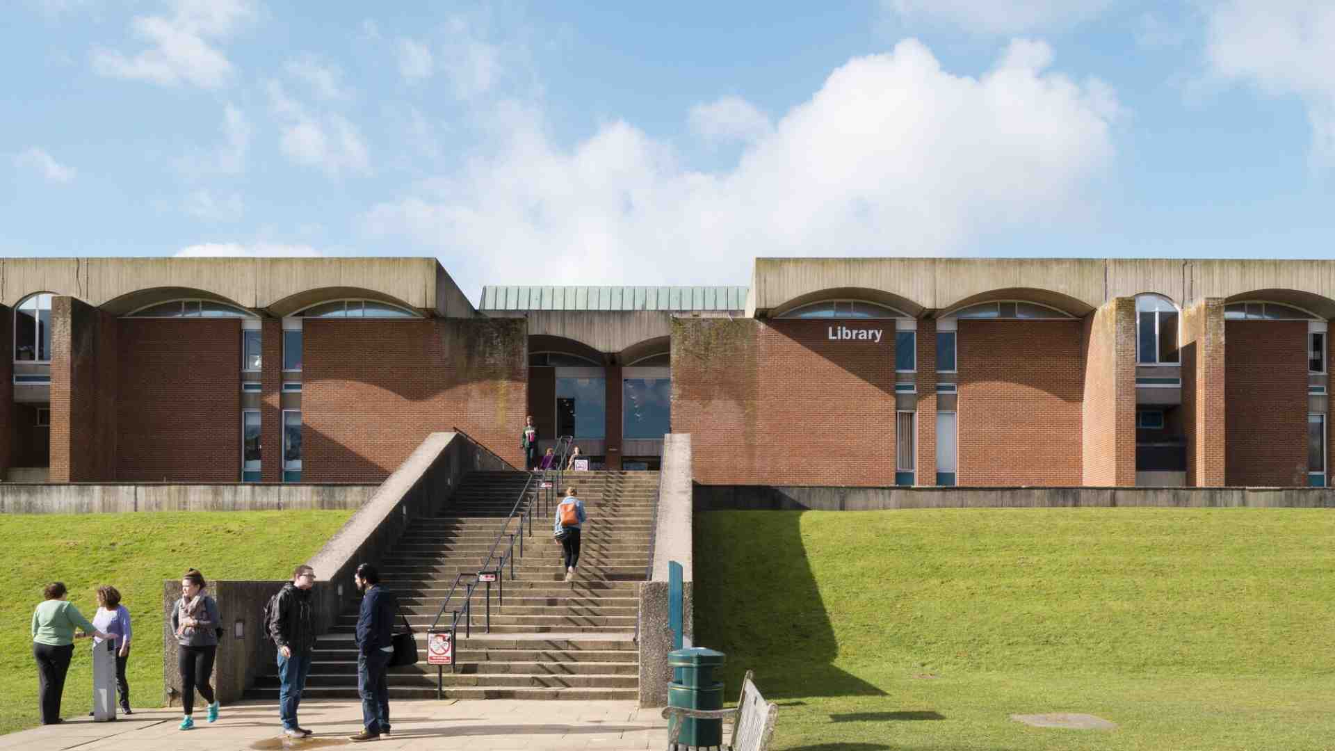 La multa all’ateneo che ha pensato più all’hate speech che al free speech