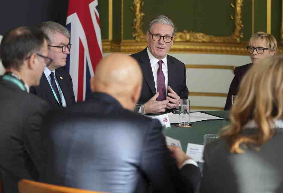 Lezione di Starmer alle sinistre europee sull'immigrazione