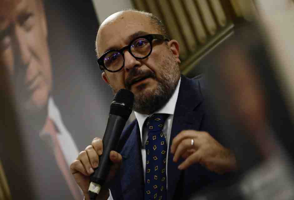 Sangiuliano va a Parigi: "Vorrei intervistare Macron"