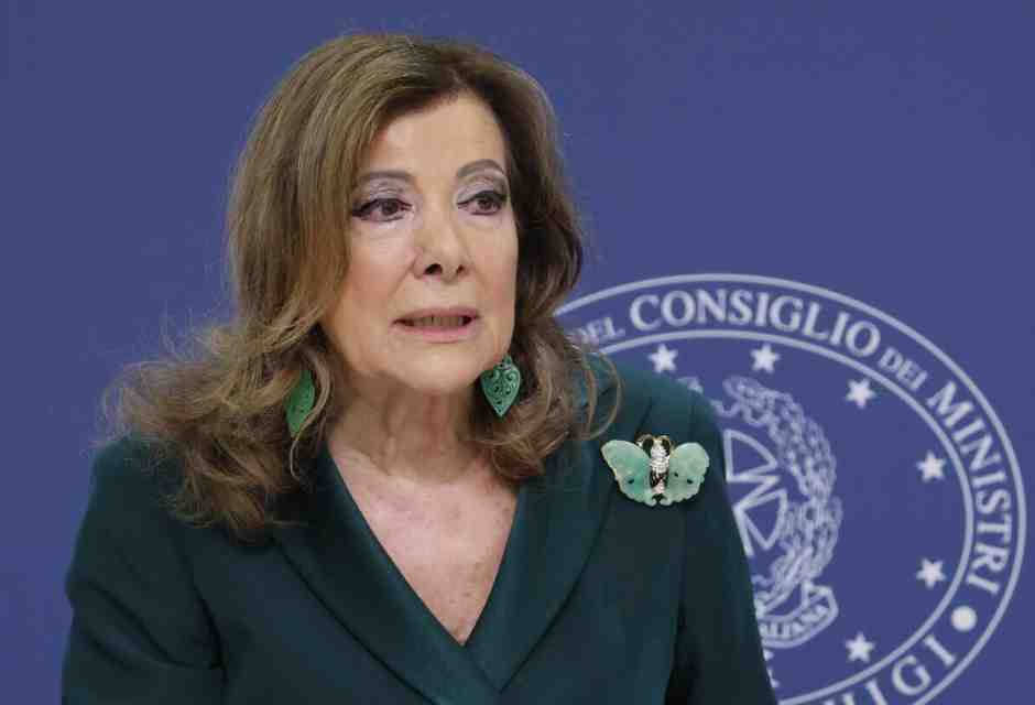 La repubblica italiana è una monarchia semplificata