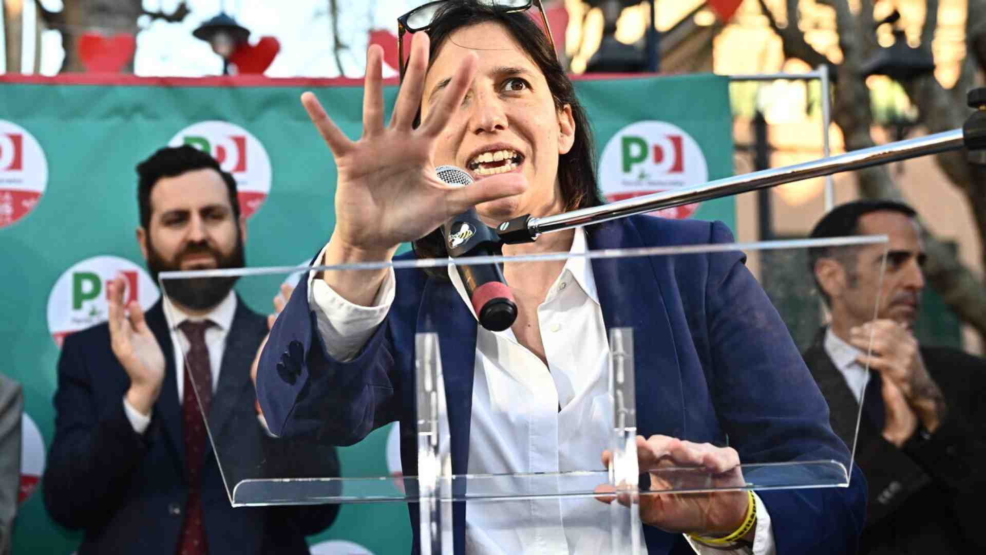 Il gioco di prestigio del Pd in Europa: a favore della strategia di difesa Ue, ma contro il piano ReArm