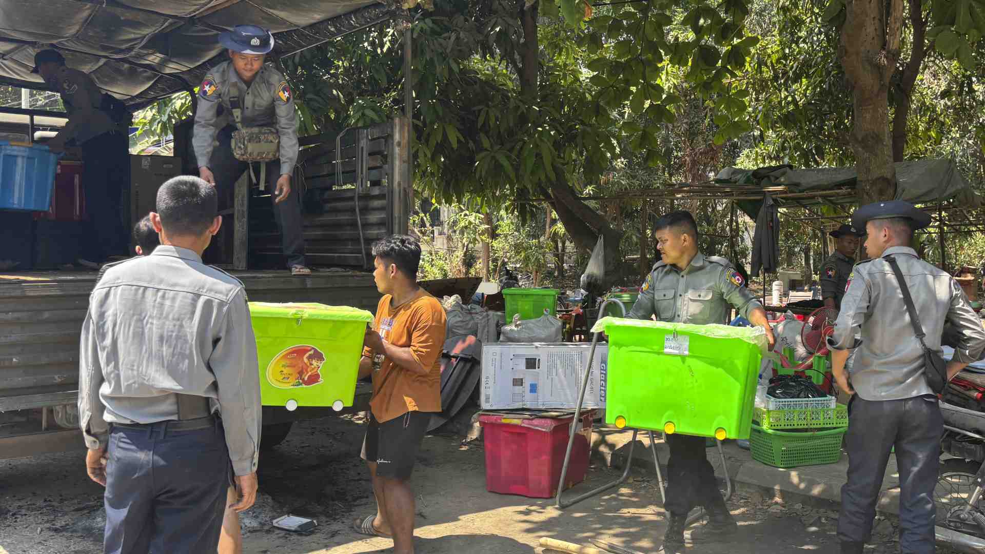 Il regime birmano pensa solo alla guerra