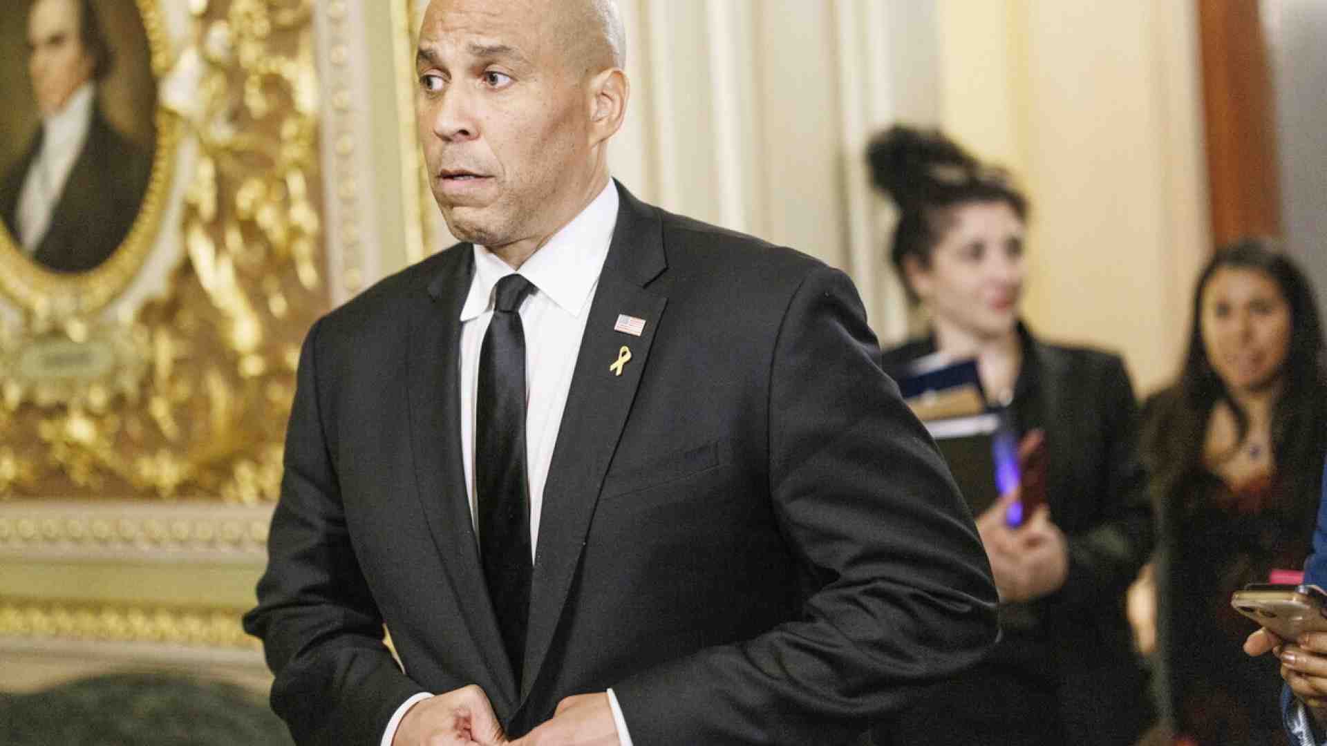 I democratici ripartono da “fight oligarchy” e da 25 ore di discorso di Cory Booker
