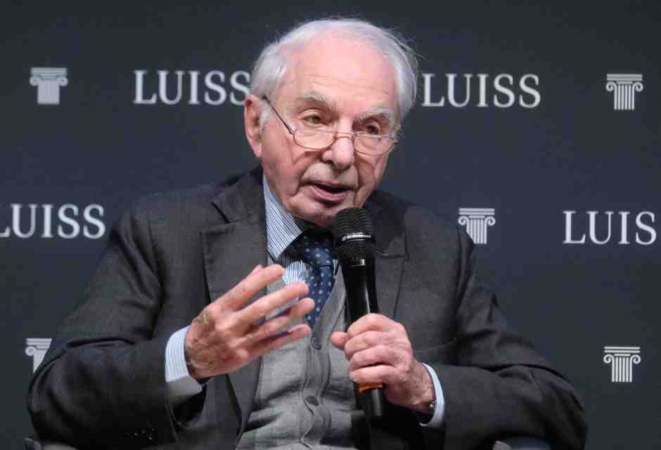 Le Quirinarie slam: Giuliano Amato loda il premierato di Meloni, Violante difende Le Pen, Casini sferza Schlein