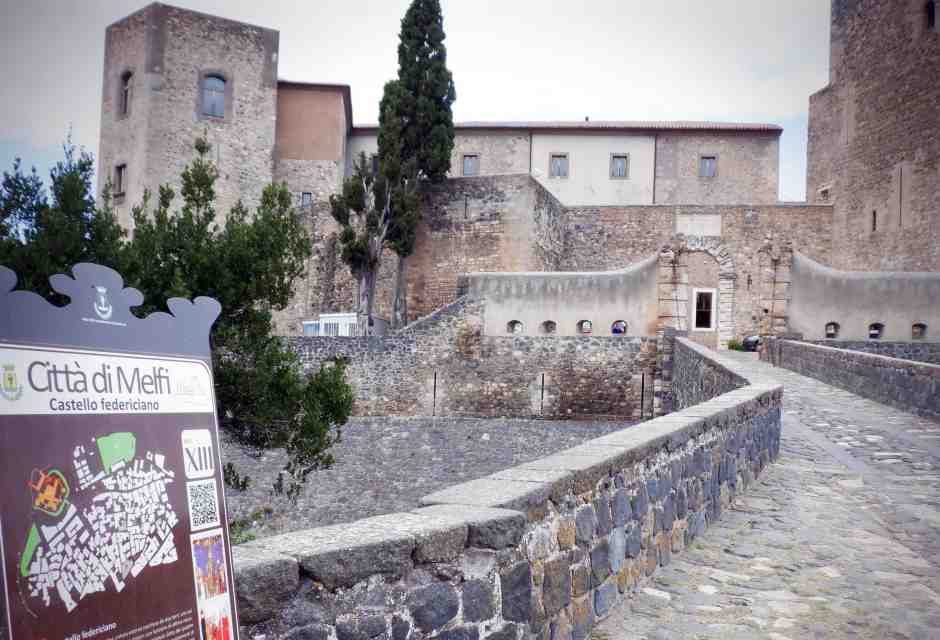 Per fortuna esistono luoghi in cui Rita De Crescenzo non ha mai messo piede