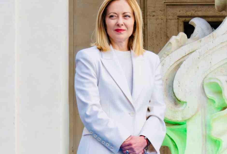 Giorgia Meloni invita alla calma sui dazi di Trump