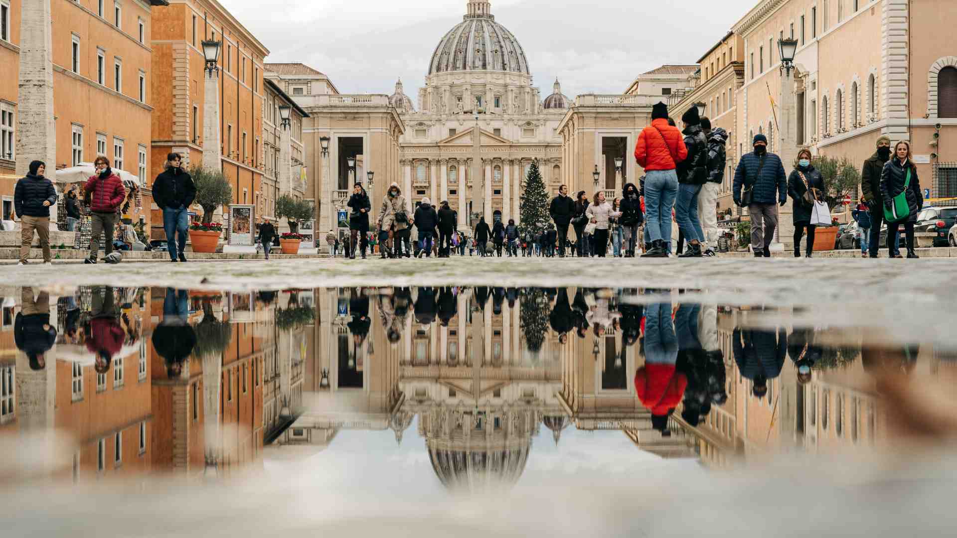 Dai vinili alle casse bluetooth portatili: come la tecnologia musicale torna al passato