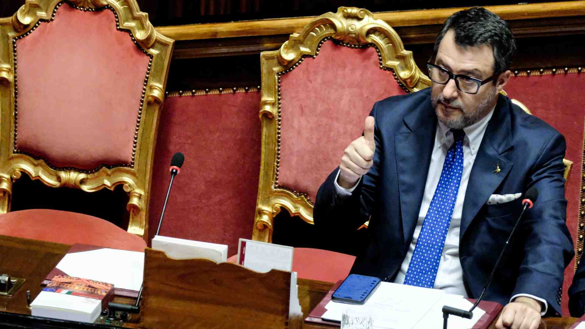 Salvini samba: il caso oriundi, il Congresso Lega a Firenze. Spera nella clip di J.D. Vance