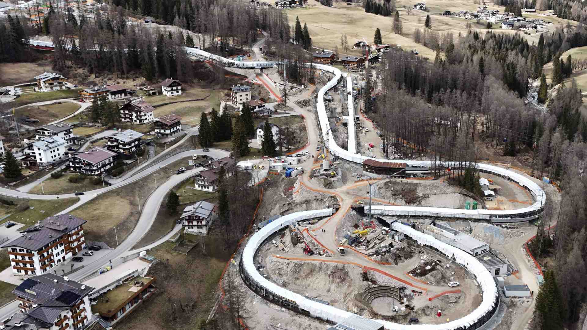 Breve slalom tra i lavori olimpici. Le ultime curve col fiatone