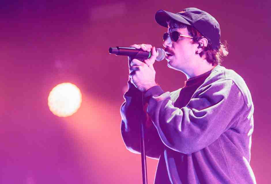 La via cantautorale di Franco 126. Occhio anche a Poi e Gloria Trìcamo