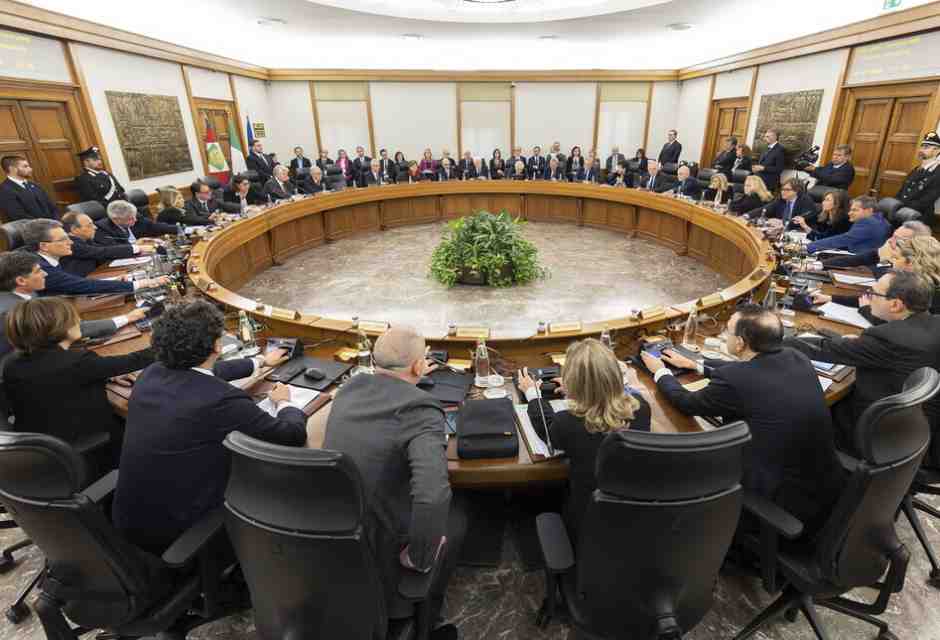 “Sì al sorteggio, unica soluzione al correntismo”. Parla Andrea Mirenda (Csm)