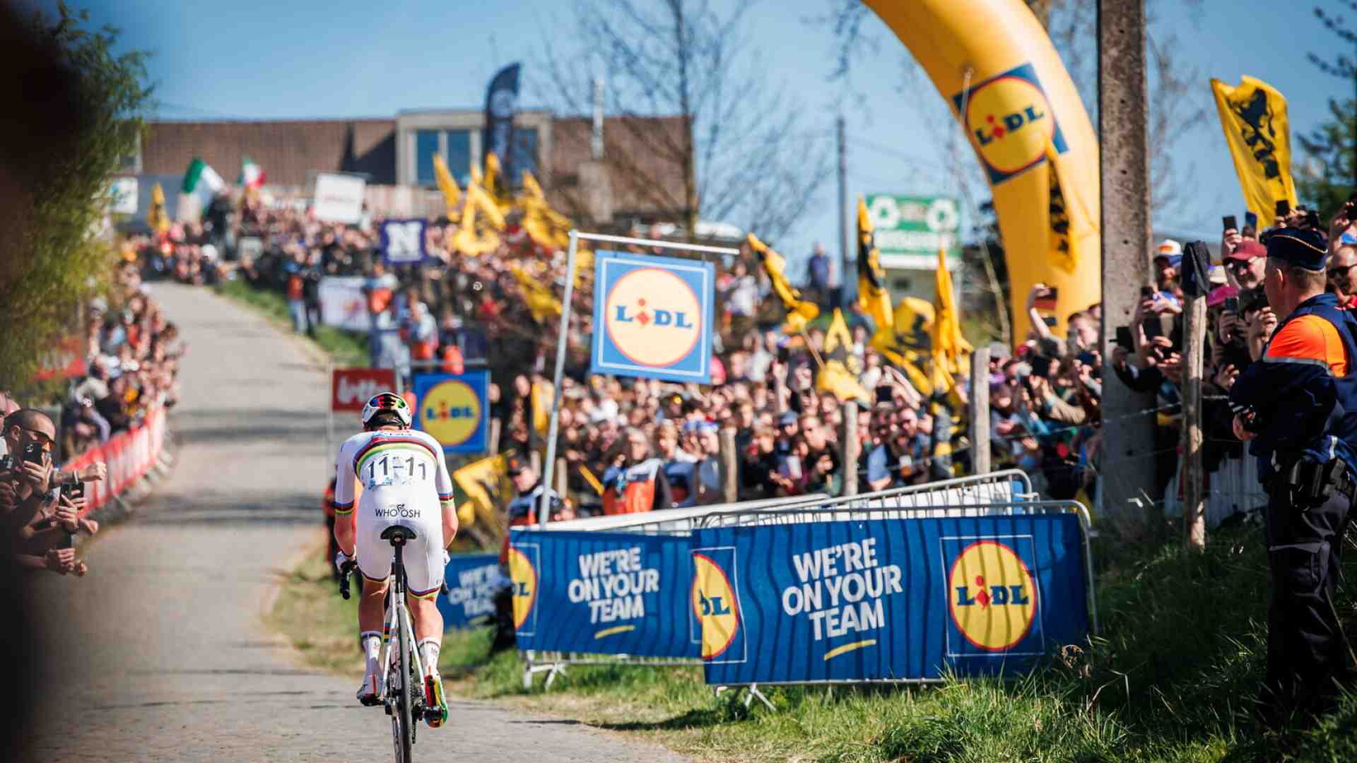 Tadej Pogacar ha vinto il Giro delle Fiandre