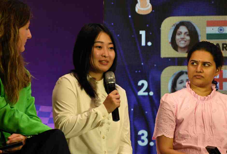 Uomini, donne e una danza di dicotomie in bianco e nero