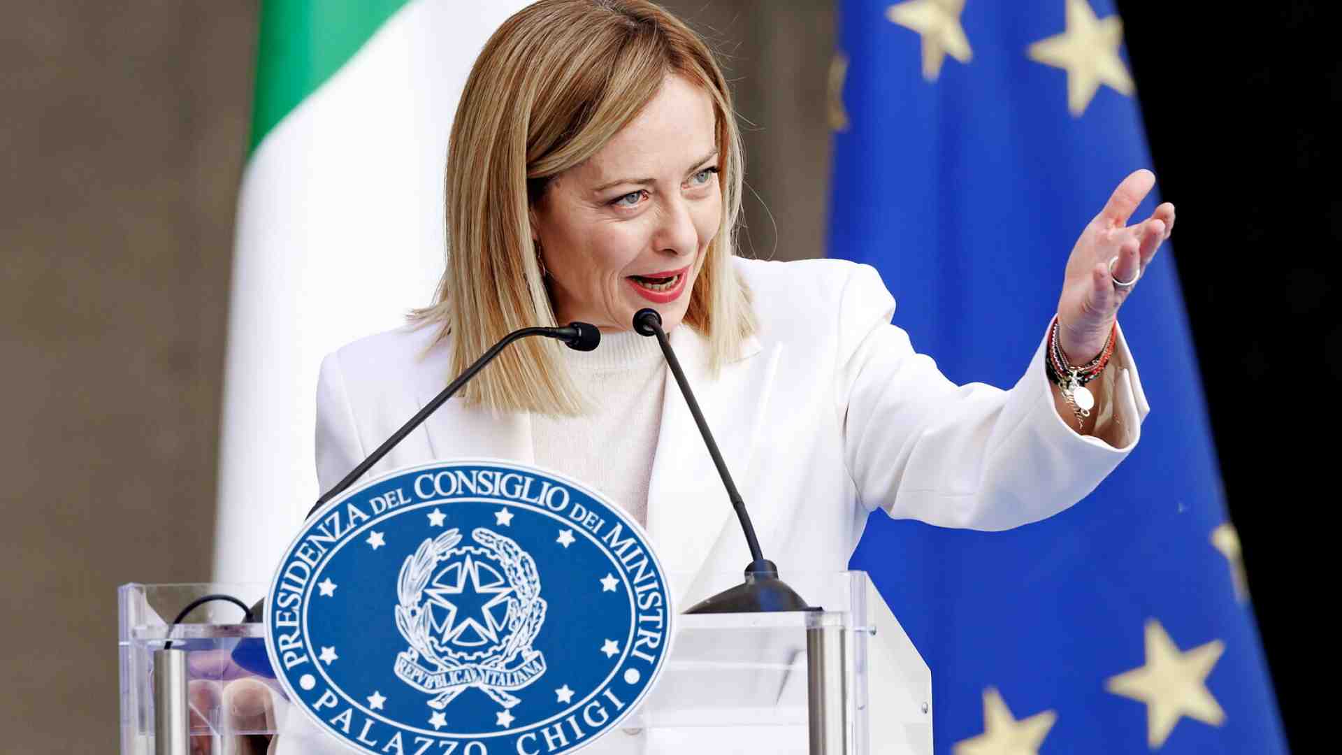 I sondaggi dicono che la fiducia in Meloni resta stabile, ma il governo perde il 10 per cento