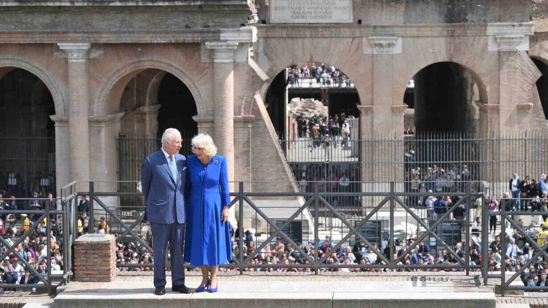 Non solo Carlo e Camilla. Italia e reali, una fascinazione corrisposta
