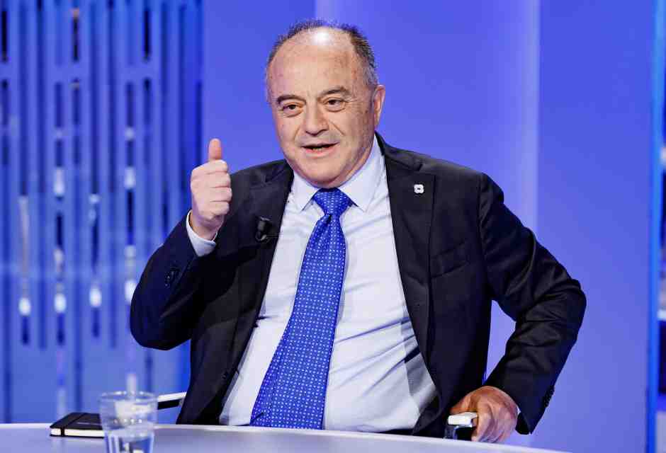 Gratteri può favorire il numero della sua compagnia assicurativa?