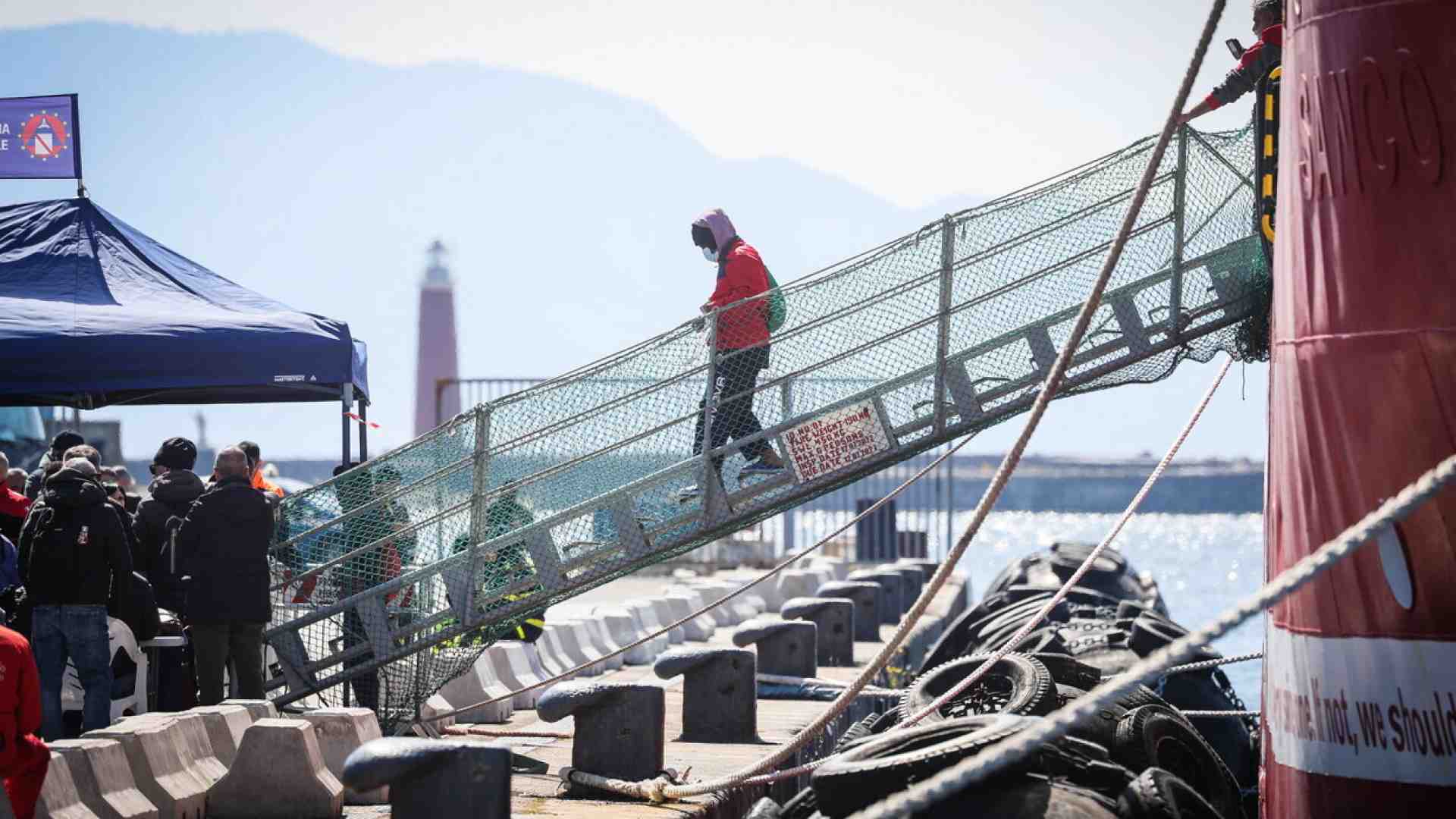 Rinviato il primo trasferimento di 40 migranti nel nuovo Cpr in Albania